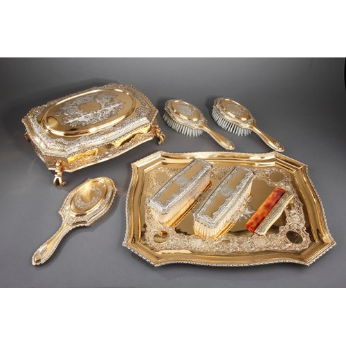 Travelling toilet set by Lionel Alfred Crichton, London 1917